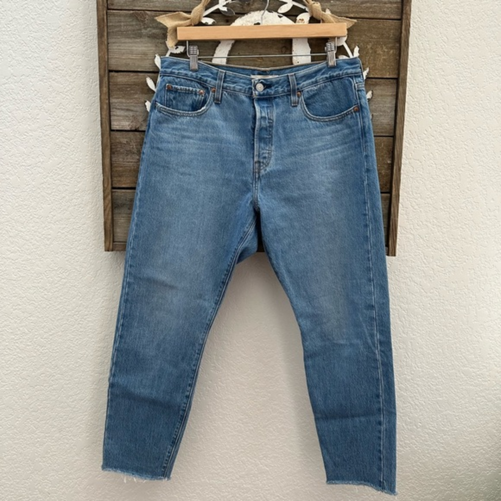 Levi’s Wedgie high rise button raw hem ridged denim jeans ladies 32